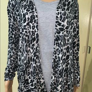 H&M women’s cardigan sweater size medium